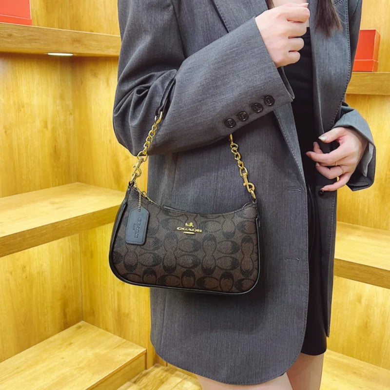 The Classic Leather Crossbody — Timeless Silhouette