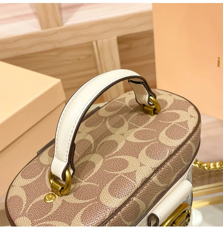 The Carriage Chain Bag — Retro Luxe Shoulder Bag