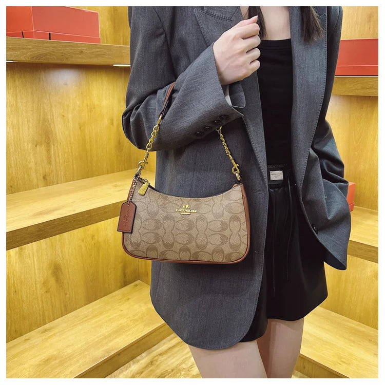 The Classic Leather Crossbody — Timeless Silhouette