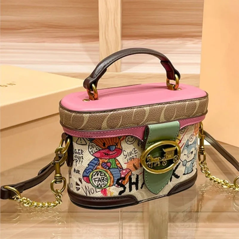 The Carriage Chain Bag — Retro Luxe Shoulder Bag
