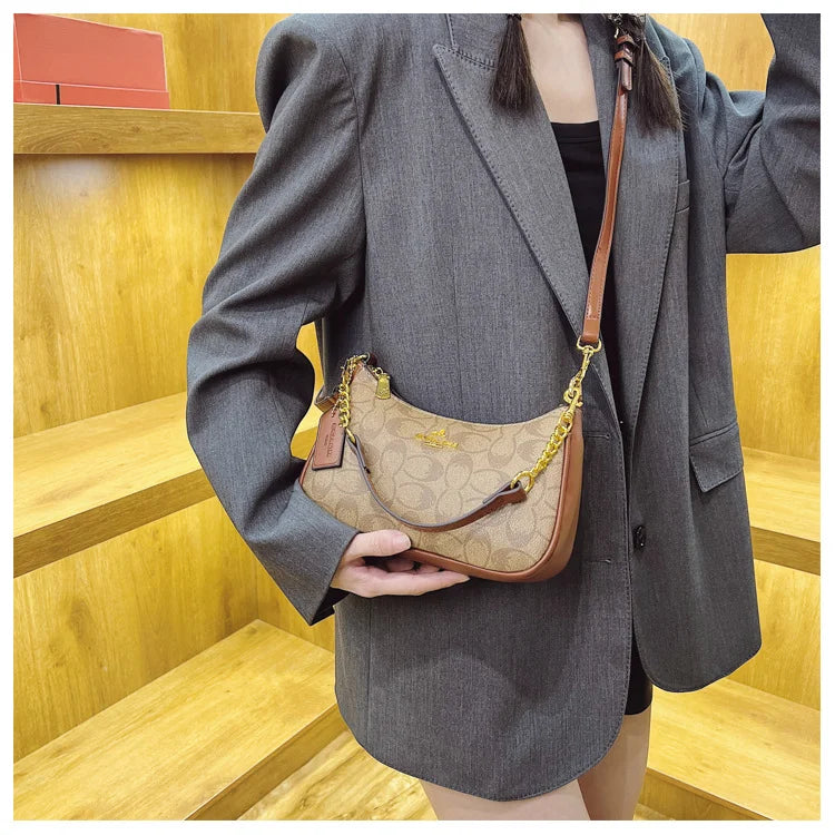 The Classic Leather Crossbody — Timeless Silhouette