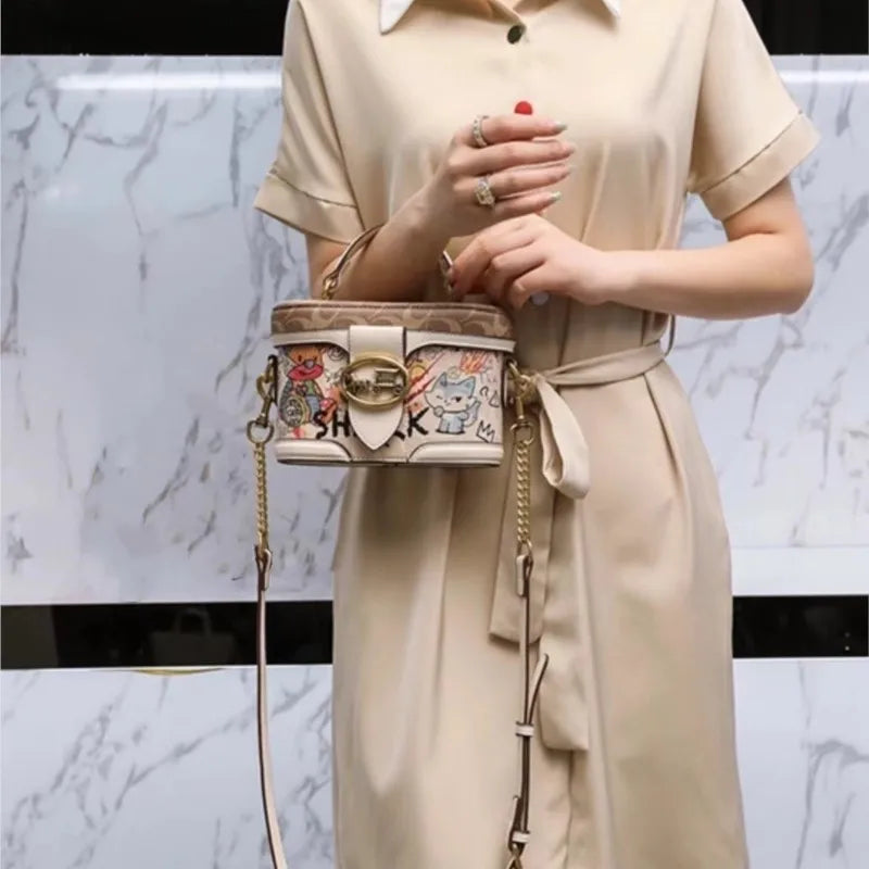 The Carriage Chain Bag — Retro Luxe Shoulder Bag