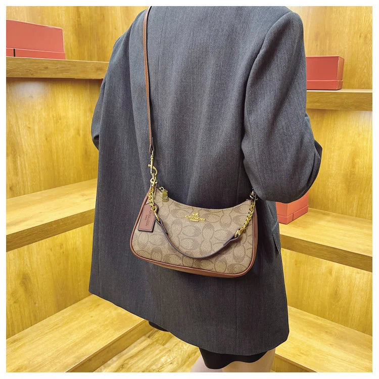 The Classic Leather Crossbody — Timeless Silhouette