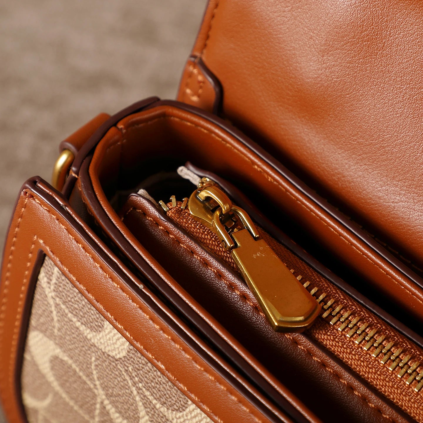 The Contrast Saddle Bag — Crossbody Statement Piece